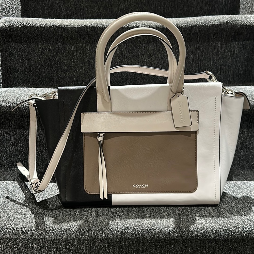 Leather Riley Coach tote bag.